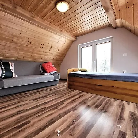 Czysta Woda, Caloroczny Apartmán *